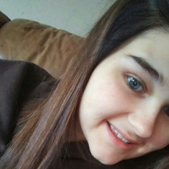 Meet your Posher, Megan - Picture 1 of 4